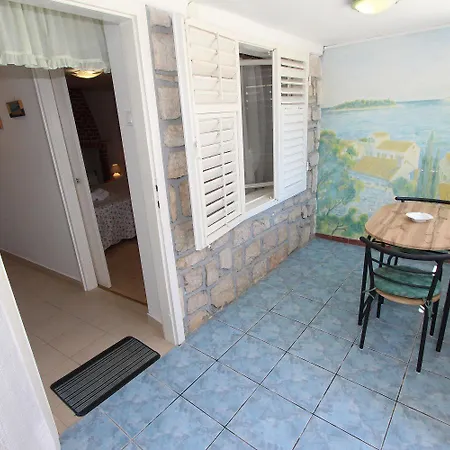Lauschiges Studio-apartment Nur 5 Gehminuten Zum Zentrum Von - Mit Privatparkplatz *