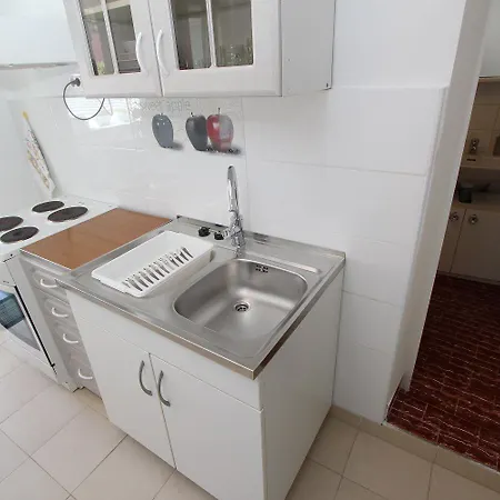 Lauschiges Studio-apartment Nur 5 Gehminuten Zum Zentrum Von - Mit Privatparkplatz 아파트