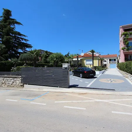 Lauschiges Studio-apartment Nur 5 Gehminuten Zum Zentrum Von - Mit Privatparkplatz 아파트 *